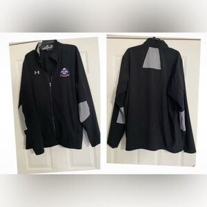 Under Armor Men’s utility jacket is a size XL.